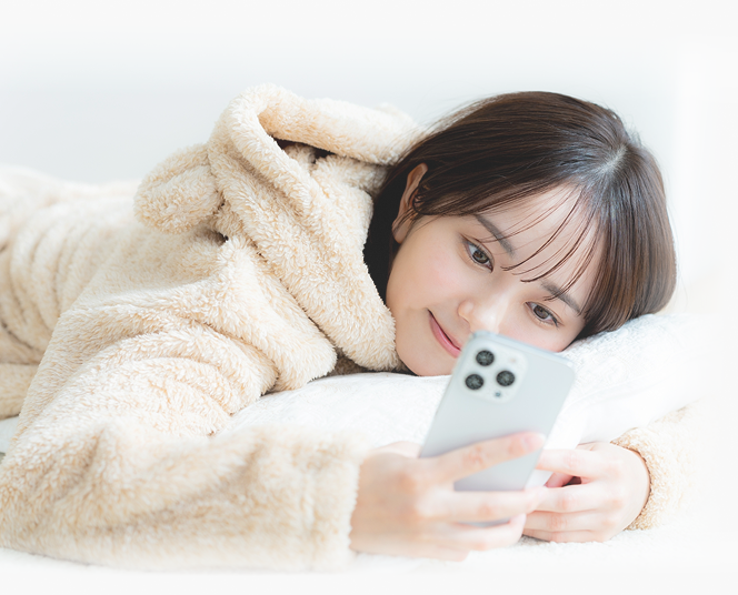 お母さんに連絡している娘の顔